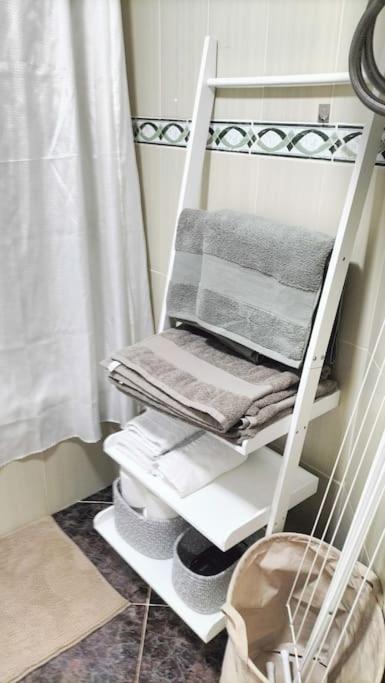 Bonito Apartamento De Dos Dormitorios En El Centro Y Calle San Miguel Torremolinos Buitenkant foto